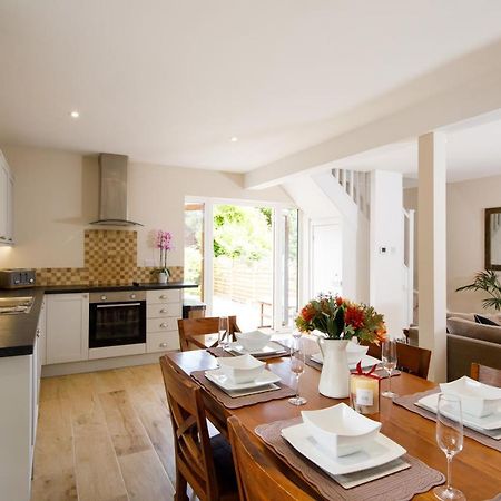 'Orchard Croft Lodge - Chichester', Book-Direct, New Home 1,367 Sq' Ft' , Can Sleep 8 On Request , Split & Link 'Super King' Size Beds, Free Wi-Fi, Sky Tv & Sky Sports, 9 - Minutes From West Wittering Beach, Very Quiet Location, Dog Friendly Buitenkant foto