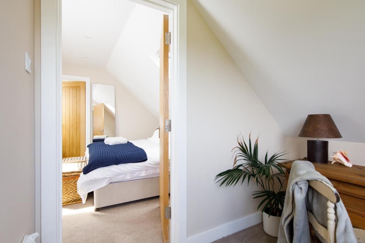 'Orchard Croft Lodge - Chichester', Book-Direct, New Home 1,367 Sq' Ft' , Can Sleep 8 On Request , Split & Link 'Super King' Size Beds, Free Wi-Fi, Sky Tv & Sky Sports, 9 - Minutes From West Wittering Beach, Very Quiet Location, Dog Friendly Buitenkant foto