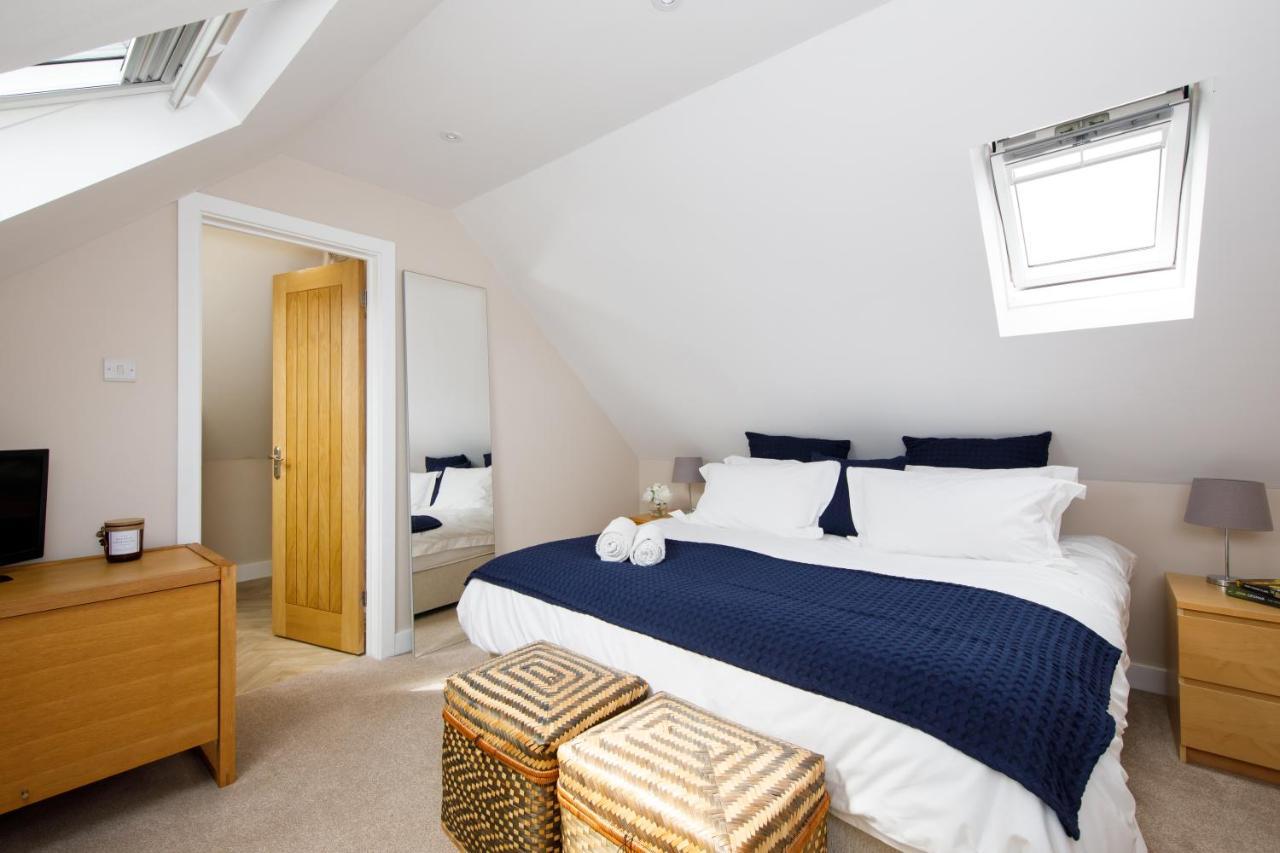 'Orchard Croft Lodge - Chichester', Book-Direct, New Home 1,367 Sq' Ft' , Can Sleep 8 On Request , Split & Link 'Super King' Size Beds, Free Wi-Fi, Sky Tv & Sky Sports, 9 - Minutes From West Wittering Beach, Very Quiet Location, Dog Friendly Buitenkant foto